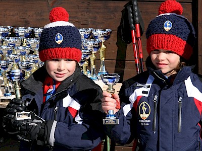 4 Stockerlplätze bei Bezirkscup Slalom der Kinder