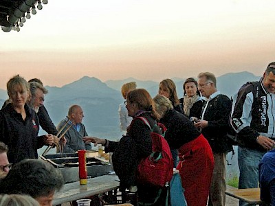 Egal ob schlechtes Wetter wie am Samstag oder ein angenehmer Sommerabend - das Feuerlbrennen ist und bleibt ein Fixpunkt.