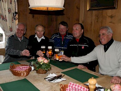 Bild unten: das Kitzbüheler Wunderteam im Jahr 2009.