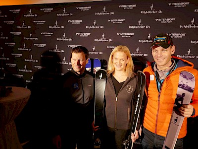 Stephan Eberharter und Michael Walchhofer mit Kathrin Schlechter.