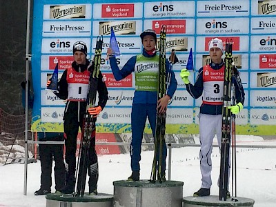 Florian Dagn lacht in Klingenthal in zwei Bewerben vom Podest (Foto: ÖSV)