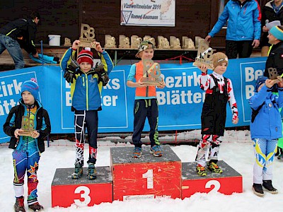 Simona Pöll und Rikard Knezevic siegten