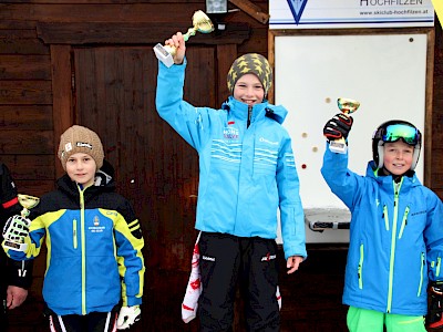 Fünf Alpin-Kinder am Podium