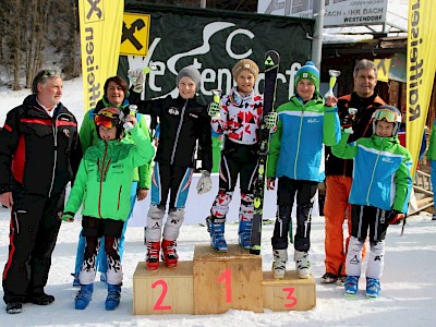 Bezirkcusp Kombirace der Kinder am Zieplhang in Westendorf