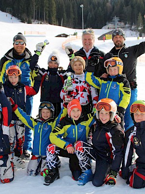 Bezirkcusp Kombirace der Kinder am Zieplhang in Westendorf - 