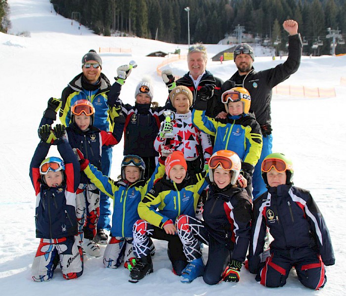 Bezirkcusp Kombirace der Kinder am Zieplhang in Westendorf - 