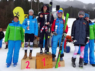Bezirksmeistertitel im Riesentorlauf für Christoph und Marco Pöll