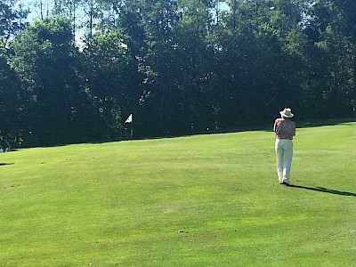 Golf im Zielgelände der Hahnenkamm-Rennen