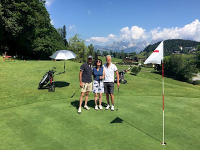 Golf im Zielgelände der Hahnenkamm-Rennen