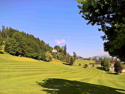 Golf im Zielgelände der Hahnenkamm-Rennen