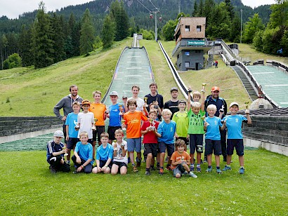 21 Podiumsplätze für KSC-Springer und Kombinierer beim 1. TSV-Cup der Saison 2017/18