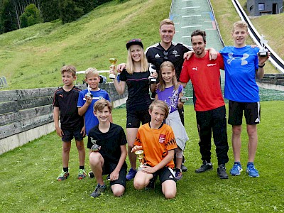 21 Podiumsplätze für KSC-Springer und Kombinierer beim 1. TSV-Cup der Saison 2017/18