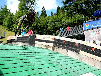 21 Podiumsplätze für KSC-Springer und Kombinierer beim 1. TSV-Cup der Saison 2017/18