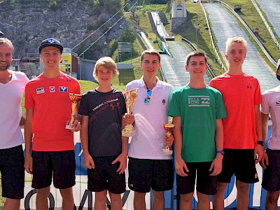 V.l.: Seppi Jenewein, Max Lienher, Elias Kogler, Patrick Kogler, Michael Kogler, Gregor Pisecker, Sebastian Horngacher.