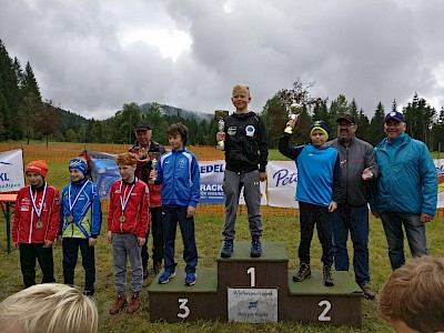 Stephan Embacher führt in der Kinder-4-Schanzen-Tournee