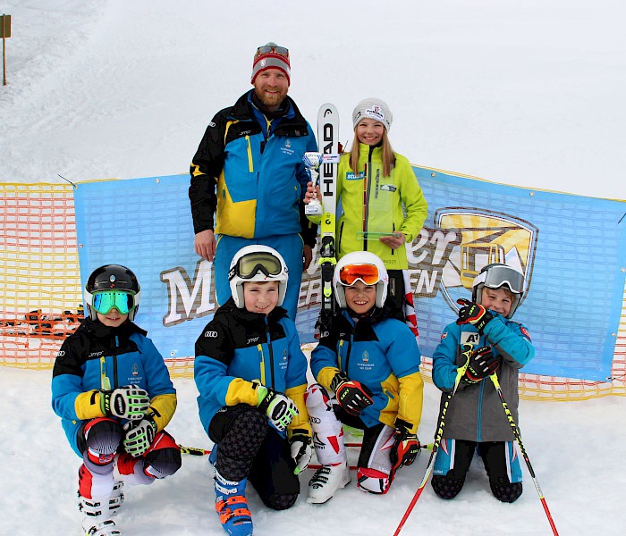 Tagessieg für Simona Pöll beim 49. Tiroler Kinderskitag in Mayrhofen - 