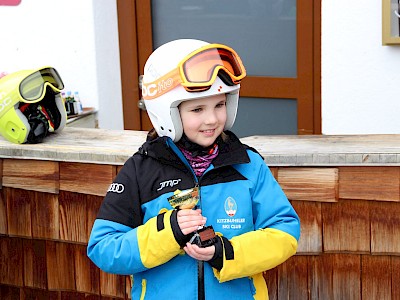 Anspruchsvoller Bezirkscup Kombi Race der Kinder in Jochberg