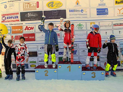 Simona Pöll und Emma Hofer noch einmal am Podium