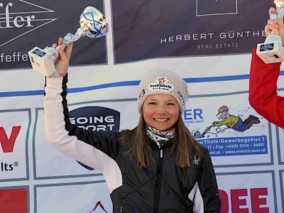 Simona Pöll und Emma Hofer noch einmal am Podium