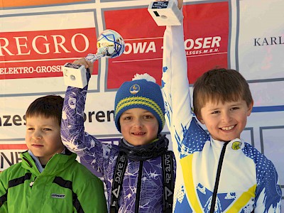 Simona Pöll und Emma Hofer noch einmal am Podium