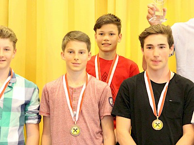 "Er gehört uns!" - KSC-Alpinteam gewinnt Bezirkscup-Gesamtwertung