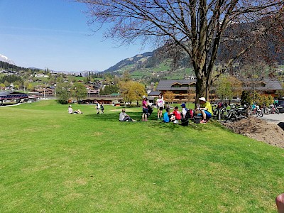 Große Müllsammel Aktion - KSC-Nachwuchs, Trainer und Eltern im Einsatz!