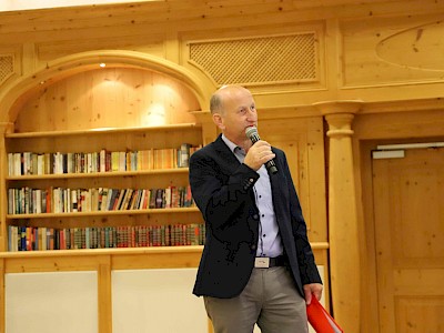 Hans Müller, Kurator und Obmann Skimuseum Werfenweng, berichete über das Glocknerrennen.