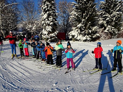 Die Langlauf-Kids starteten auf Schnee