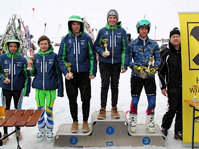 Christoph Pöll ist Bezirksmeister im Super-G