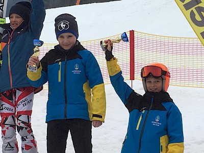 Vier Podesplätze beim Bezirkscup Kombirace der Kinder in Oberndorf