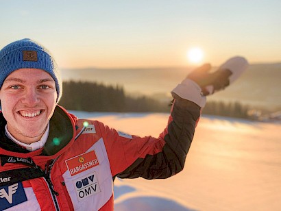 Max Lienher springt beim FIS-Cup in Oberwiesenthal