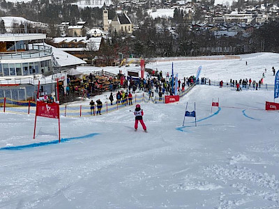 Ein Tag voller Überraschungen - Kitzbüheler Schulskitag - es darf gratuliert werden!