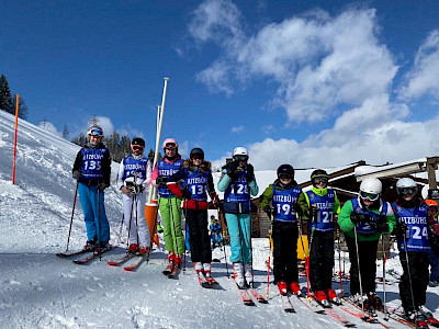 Ein Tag voller Überraschungen - Kitzbüheler Schulskitag - es darf gratuliert werden!