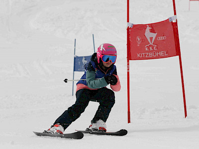 Ein Tag voller Überraschungen - Kitzbüheler Schulskitag - es darf gratuliert werden!