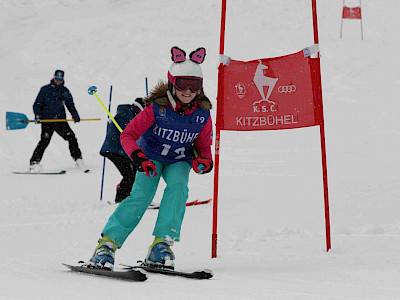 Ein Tag voller Überraschungen - Kitzbüheler Schulskitag - es darf gratuliert werden!