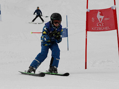 Ein Tag voller Überraschungen - Kitzbüheler Schulskitag - es darf gratuliert werden!