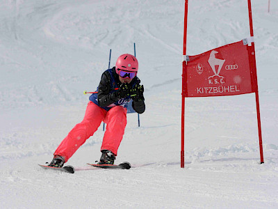 Ein Tag voller Überraschungen - Kitzbüheler Schulskitag - es darf gratuliert werden!