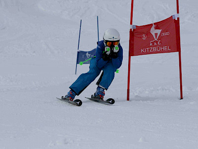 Ein Tag voller Überraschungen - Kitzbüheler Schulskitag - es darf gratuliert werden!