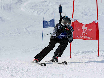 Ein Tag voller Überraschungen - Kitzbüheler Schulskitag - es darf gratuliert werden!