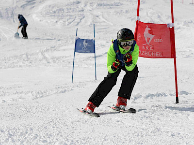 Ein Tag voller Überraschungen - Kitzbüheler Schulskitag - es darf gratuliert werden!