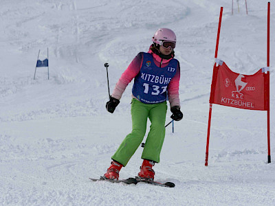 Ein Tag voller Überraschungen - Kitzbüheler Schulskitag - es darf gratuliert werden!