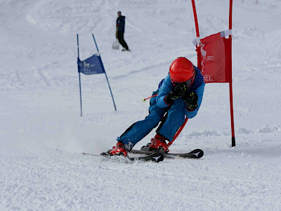 Ein Tag voller Überraschungen - Kitzbüheler Schulskitag - es darf gratuliert werden!