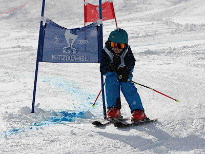 Ein Tag voller Überraschungen - Kitzbüheler Schulskitag - es darf gratuliert werden!