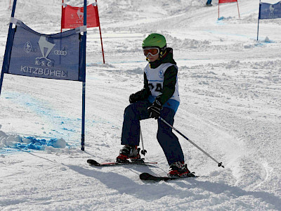 Ein Tag voller Überraschungen - Kitzbüheler Schulskitag - es darf gratuliert werden!