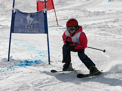 Ein Tag voller Überraschungen - Kitzbüheler Schulskitag - es darf gratuliert werden!