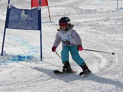 Ein Tag voller Überraschungen - Kitzbüheler Schulskitag - es darf gratuliert werden!