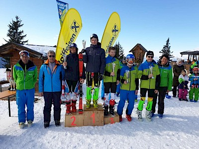 Alpinschüler starteten in Westendorf - Tammo Heldmann am Podium