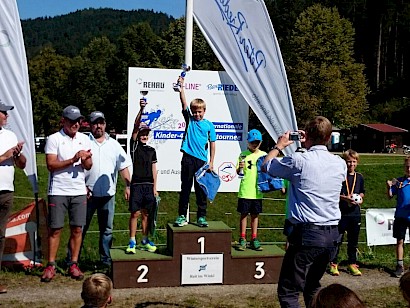 Doppelsieg bei Kinder 4 Schanzentournee!