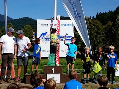 Doppelsieg bei Kinder 4 Schanzentournee!