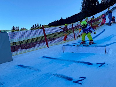 Zahlreiche Kinder wollten in Kitzbühel fliegen lernen